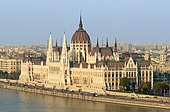 Parlamentul din Budapesta; de Imre Steindl; neogotic; început în 1885; Budapesta (Ungaria)