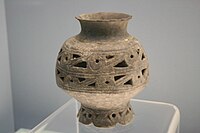 Songze culture pottery