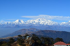 Blick vom Sandakphu auf den „schlafenden Buddha“ mit Kangchendzönga, dem dritthöchsten Berg der Erde