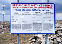 Tablica informacyjna przejście graniczne Śnieżnik-Vrchol Kralického Snežníku (maj 2008)