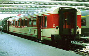 Ehemaliger Buffetwagen der ÖBB (Schlierenwagen)