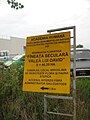 Placa care indică direcţia spre rezervaţie