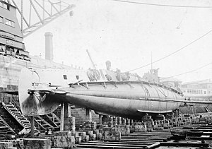 USS O-1 (SS-62) in dry dock at Portsmouth Navy Yard, Sept 1918.