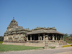 Jain temple (mid-11th century. A.D) at Lakkundi in گدگ ضلع