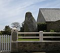 Der 4,0 m hohe Menhir von Kerbelven