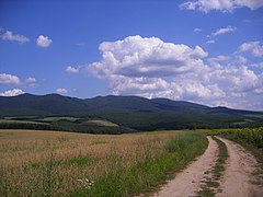 A Börzsöny látképe Perőcsénytől dél felé nézve