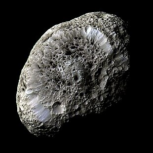 Saturnmond Hyperion in Falschfarben, aufgenommen von Cassini