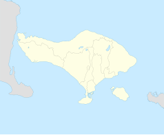 Mapa konturowa Bali, blisko centrum na dole znajduje się punkt z opisem „Denpasar”