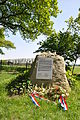 Bloemen bij het monument