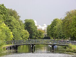 De Paterbrug met op de achtergrond de Sterrenwacht