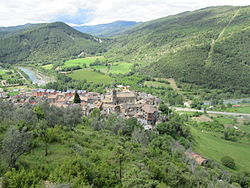 Boltaña as seen from the path to the castle.