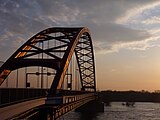 Brücke der Solidarität mit Blick Richtung Hochemmerich