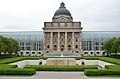 Kriegerdenkmal am Leibregimentsweg im Rücken der Bayerischen Staatskanzlei