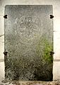 Behr-Grabplatte von 1698 in der Dorfkirche Basse, Rügen/Pommerscher Stamm mit Bären als Helmzier