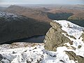 Blick vom Gipfel des Ben Vorlich nach Süden, unterhalb des Bergs liegt Loch Sloy