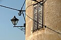 Laterne und Fenster am Tabor-Turm