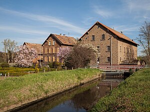 Fronmühle – mit Zulauf des Speyerbachs – Ansicht von Westen