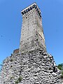 La torre e i ruderi del castello