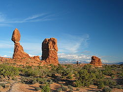 A Balanced Rock az Arches Nemzeti Park területén