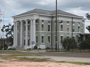 Das Hancock County Courthouse in Bay St. Louis, gelistet im NRHP