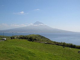 Pico vanaf het naburige Faial