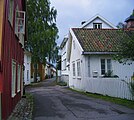 Nordbyen under Slottsfjellet har Tønsbergs eldste sammenhengende trehusbebyggelse. Byens eldste hus, Bentegården fra ca. 1690, til venstre i bildet. Foto: Karl Ragnar Gjertsen