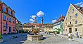 Blick über den Marktplatz zum Schloss.