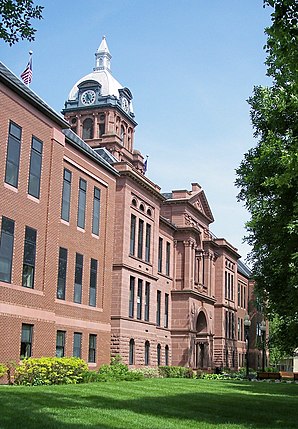 Cass County Courthouse in Fargo, gelistet im NRHP mit der Nr. 83004062[1]