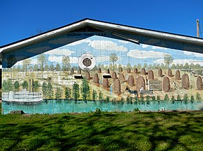 O pictură murală descrie istoria agricolă din Haleburg şi legăturile strânse cu râul Chattahoochee.