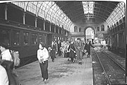 Østbanehallen, toghallen på Østbanestasjonen, i 1936. Foto: Anders Beer Wilse