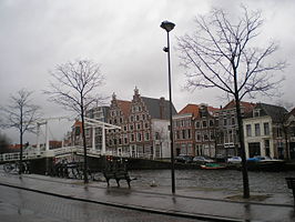 Spaarne met ophaalbrug