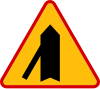 A-6e "entry of the one-way road from the left" Drivers on the side road have to yield [3]