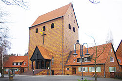 Kirche mit Nebengebäuden