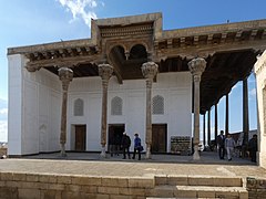 Moschee; links die Mihrābnische der Sommermoschee