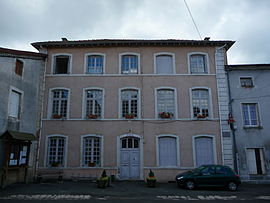 The town hall in Saint-Amant-Roche-Savine