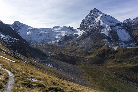 Tinzenhorn, aufgenommen vom Weg zur Ela-Hütte.