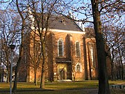 Γοτθική τούβλινη Εκκλησία του Αγίου Βαρθολομαίου (14ος–16ος αι.) και το καμπαναριό του