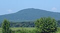 Zicht op de berg van een afstand van 4 km richting het oosten