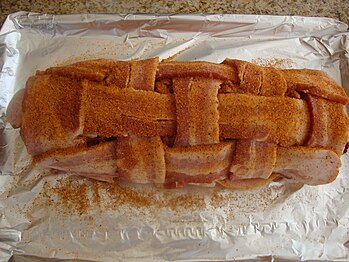 Eingerollt und gewürzt vor dem Backen