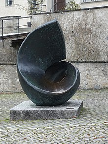 Skulptur LEA, 1988. Von Robert Lienhard (1919–1989), Schloss Greifensee