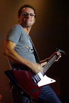 Tony Bellotto in 2009 during a Titãs & Os Paralamas do Sucesso show in Recife, Pernambuco, Brazil.