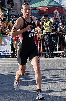 Anja Dittmer bei der ITU-Weltmeisterschaft auf der Triathlon-Sprintdistanz in Stockholm, 2012