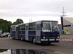 Ráncajtós busz az Óbudai garázsban a budapesti buszközlekedés 100. évfordulóján