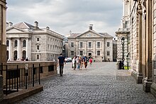 Das Trinity College Dublin mit seinem historischen Campus in der Innenstadt von Dublin.