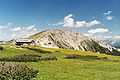 Karl-Ludwig-Haus, dahinter der Predigtstuhl (1902 m), rechts hinten der Schneeberg (2076 m), links hinten das Habsburghaus