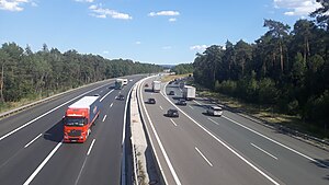 Die A 3 aus Richtung Würzburg (rechte Fahrbahn) vor dem Kreuz Nürnberg