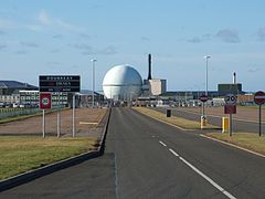 Kernkraftwerk Dounreay mit dem DFR (Mitte) und dem PFR (rechts)