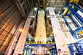 Güney VAB'de sıvı hidrojen tankı yapısal test makalesinin son montajı, Aralık 2018