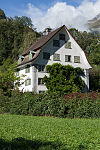 Haus in der Wiese