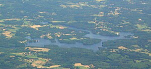 Luftbild des Lac de Saint-Pardoux (2008)